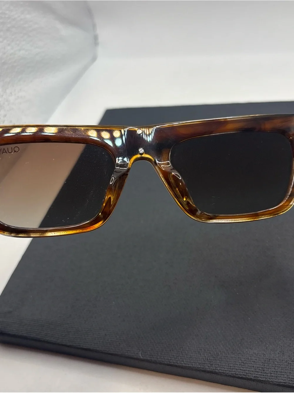 Quay Australia Dollar Signs Sunglasses Ivory/Brown Gold Polarized Cat Eye Trendy